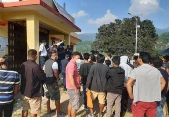 अन्ततः आँबुखैरेनी १ का वडाध्यक्षले गठन गरेको उपभोक्ता समिति खारेज