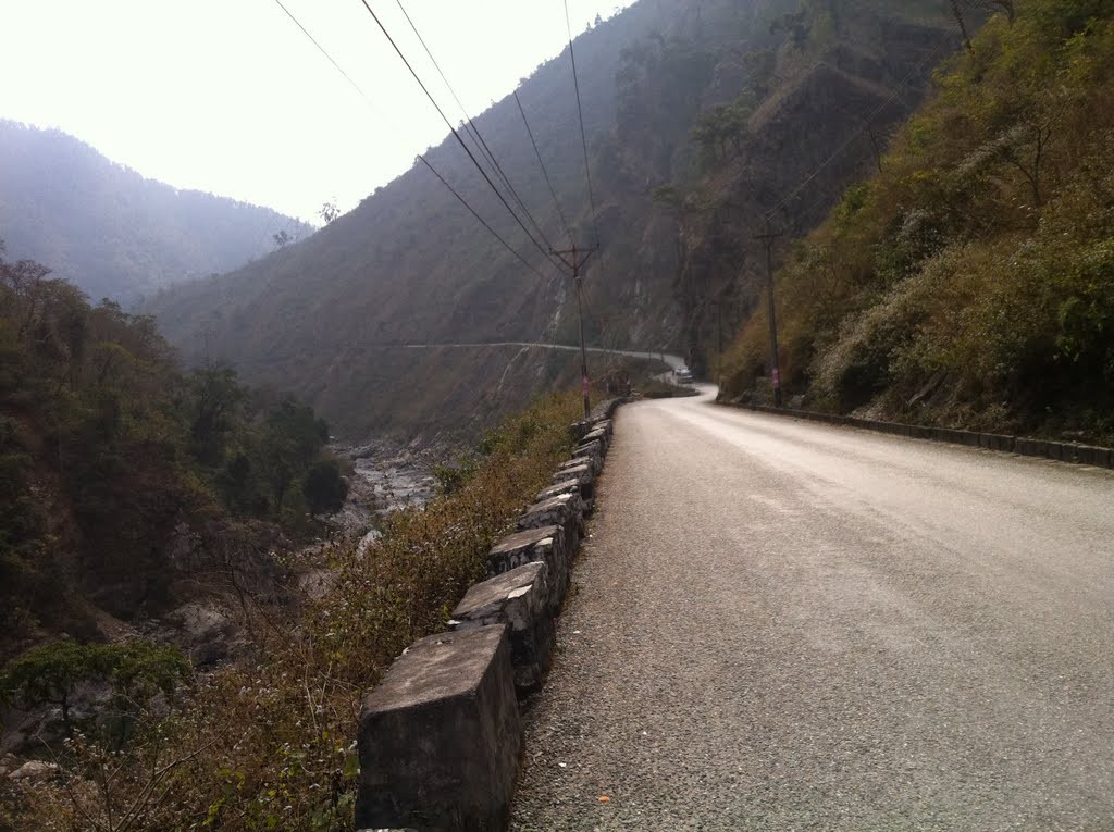 मुग्लिन–पोखरा सडक विस्तार आयोजना अन्तर्गत आँबुखैरेनी–दमौली सडक खण्डको निर्माण ठेक्का चिनियाँ कम्पनीलाई