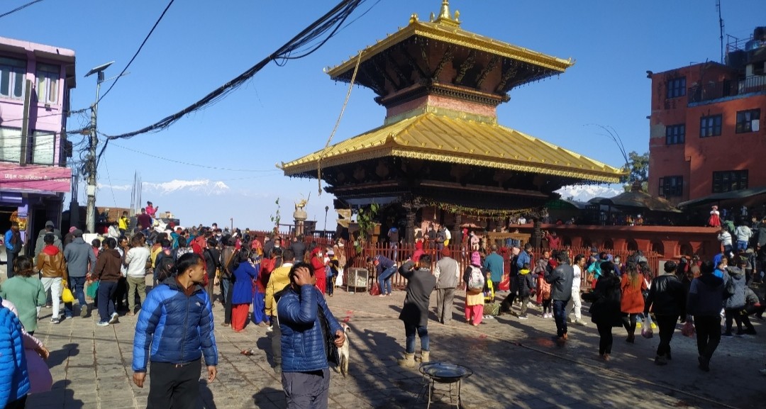 मनकामना आउने दर्शनार्थी बढ्यो, आजमात्रै २५ सयले केवलकार चढे