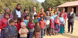 इच्छाकामना २ का वडाध्यक्ष पञ्च बहादुर चेपाङद्वारा १९ जना अनाथ चेपाङ बालबालिकालाई  संरक्षण