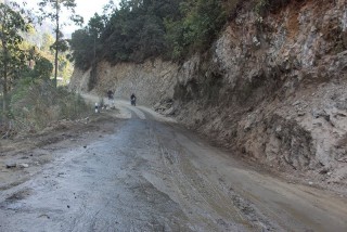 भीमफेदी कुलेखानी सडक दुई महिनाका लागि बन्द हुने 
