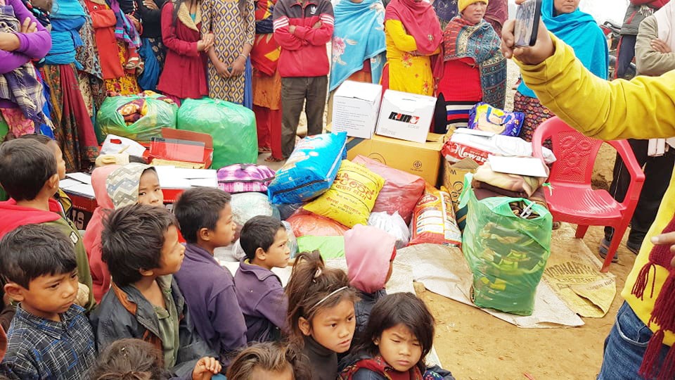 इच्छाकामनाको भालुमाराका विपन्न परिवारलाई न्यानो कपडा वितरण