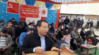 माओवादी केन्द्रका नेता बर्षमान पुनको आक्रोशः काँग्रेसका नेताले विचार गरेर बोल्नू, सत्ताबाट सडकमा पुर्‍याउन सक्छौं
