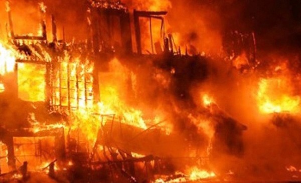 रोल्पाको एक वडामा आगलागी, ४० घरगोठ जलेर नष्ट 