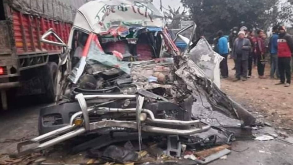 धादिङको चरौँदीमा ट्रक र माइक्रो ठोक्किदाँ दुईको मृत्यु,६ जना घाइते