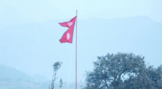 प्रजातन्त्र दिवसको दिन भरतपुरको आपटारीचोकमा झण्डोत्तोलन