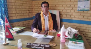 देवघाट क्षेत्र विकास समितिका अध्यक्ष अधिकारीद्वारा पदभार ग्रहण