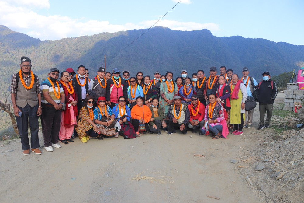 गुरुङ समुदायको संस्कार संस्कृति अवलोकनका लागि प्ये ल्हु संघ चितवनले गर्‍यो कास्कीका गुरुङ गाउँहरुको भ्रमण