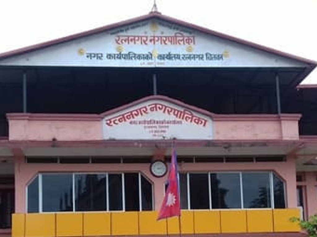गर्मी बढेपछि रत्ननगरका विद्यालय चार दिन बन्द, खोप अभियान स्थगित