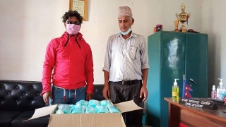 गण्डकी गाउँपालिका वडा नं. ८ लाई रामबाबु रेग्मीद्वारा मास्क सहयोग