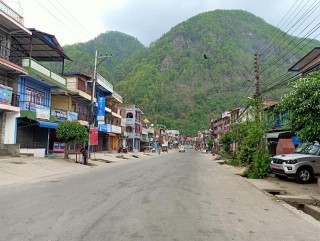 आँबुखैरेनीमा निषेधाज्ञाको उल्लघंन गर्नेलाई प्रहरीद्वारा कारबाही सुरु 