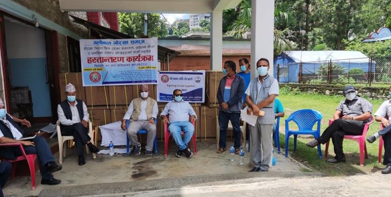 प्रबासमा रहेका गोर्खालीद्वारा गोरखाका ११ स्थानीय तहलाई ७० लाख रुपैयाँ बराबरको स्वास्थ्य सामग्री सहयोग