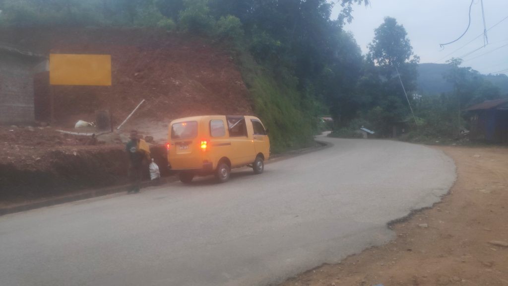 धादिङमा बस नचलेको मौका छोप्दै, म्याजिकले दोब्बर भाडा असुल्दै
