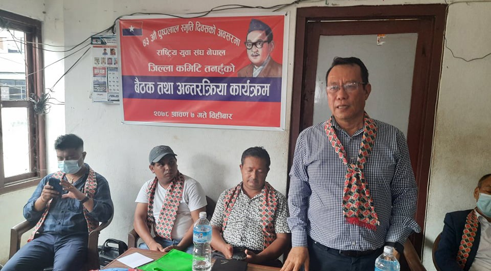 सर्वोच्चको फैसलाले मुलुक निर्दलयीतातर्फ गयोः पूर्वमन्त्री गुरुङ 