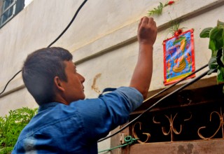 किन टाँसिन्छ घरको ढोकामा नाग वा सर्पको तस्बिर ? पढ्नुहोस् ! 
