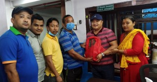आँबुखैरेनीका व्यवसायी दम्पत्ती उदिप र पुजन श्रेष्ठद्वारा मुग्लिनमा निर्माणधिन गणेश मन्दिरलाई मुर्ति हस्तान्तरण