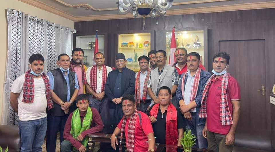 माओवादी केन्द्र छोडेर नयाँ शक्ति गएका चितवनका दुई नेता फेरि माओवादी केन्द्र मै फर्किए, प्रचण्डले गरे स्वागत