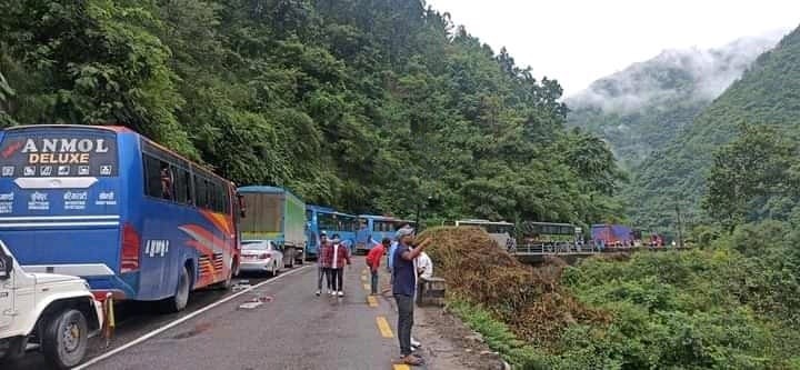 मुग्लिन-नारायणगढ सडकखण्ड सुचारु 