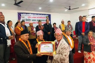 शहिद लखन गाउँपालिकाका प्रमुख प्रशासकीय अधिकृत जीवन आले विशेष सम्मानबाट सम्मानित, अन्य उत्कृष्ट कर्मचारीहरु पनि सम्मानित (सूचि सहित)