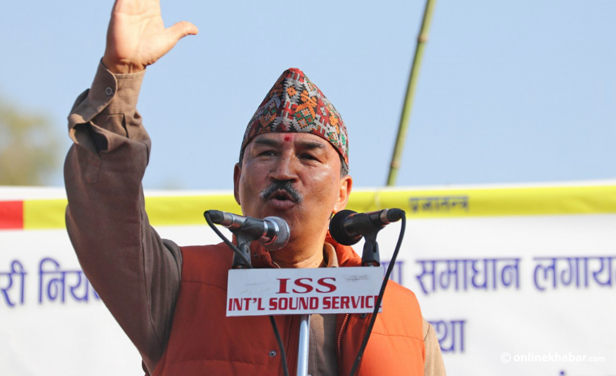 थापालाई निर्वाचित तीन उपाध्यक्ष, दुई महामन्त्री र झन्डै एक सय केन्द्रीय सदस्यको साथ