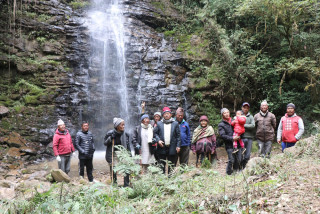प्रचुर सम्भावना तर गुमनाम 'इन्द्रेणी झरना'