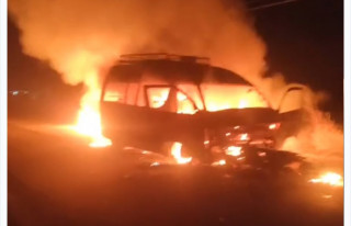 मोटरसाइकल र माइक्रो ठोकिँदा आगलागी, ५ जना घाइते