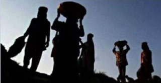 समान काममा असमान ज्यालाले डडेलधुराका महिलाहरूमाथि विभेद 