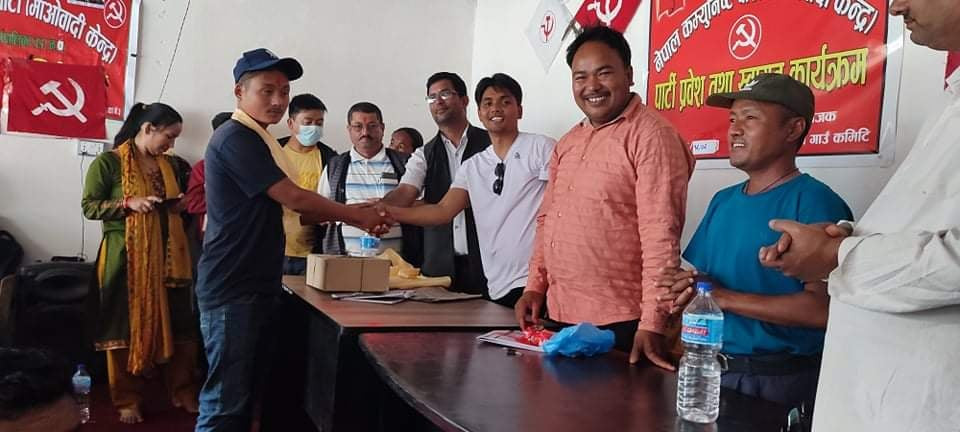 आँबुखैरेनीका युवाहरु माओवादी केन्द्रमा प्रवेश गर्ने क्रम बढ्यो