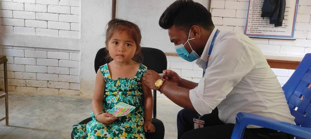 आँबुखैरेनीका ९५ प्रतिशत बालबालिकालाई टाइफाईड विरुद्धको खोप लगाईयो