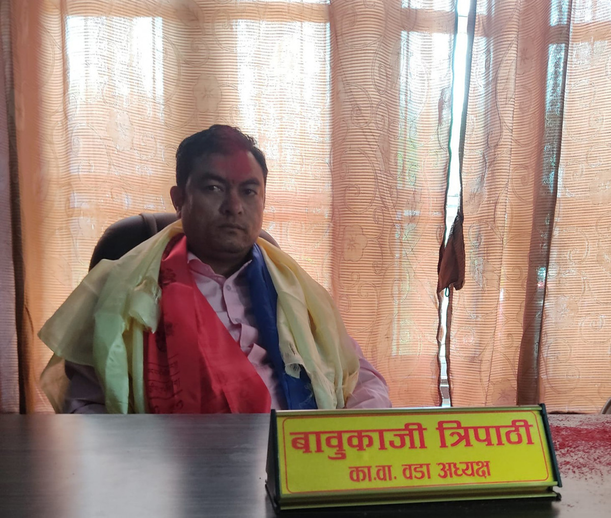 इच्छाकामना ४ मा बाबुकाजी त्रिपाठीद्वारा कार्यावाहक वडाध्यक्षको पदभार ग्रहण