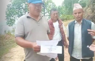मौन अवधिमा पैसा बाड्दै हिडेको आरोपमा काँग्रेसका वडासदस्य उमेद्वार श्रेष्ठ चढेको गाडी गोरखा गण्डकी गाउँपालिकाको दर्बुङबाट नियन्त्रणमा