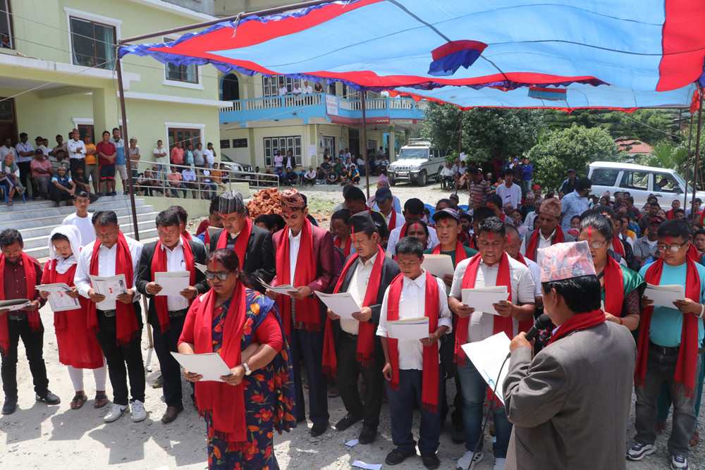 इच्छाकामनाका नवनिर्वाचित सबै जनप्रतिनिधीहरुले शपथ ग्रहण गरे (फोटो फिचर)