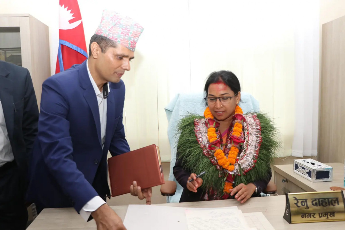 रेनु दाहालको दोस्रो कार्यकालको पहिलो निर्णयः छोरीलाई निःशुल्क बीमा, ७ हजारसम्म खानेपानी निःशुल्क