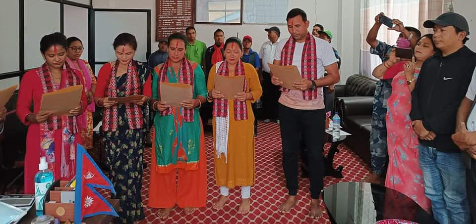 आँबुखैरेनी गाउँपालिकाको कार्यपालिका सदस्यमा ६ जना निर्विरोध निर्वाचित