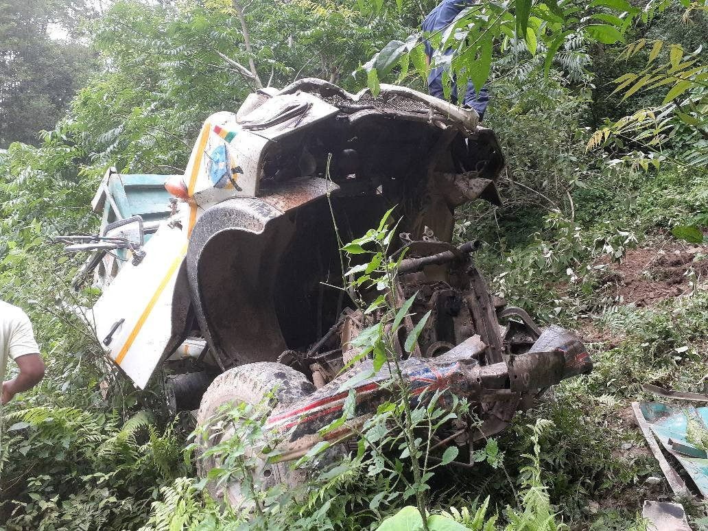 लमजुङको मध्यनेपालमा ट्रिपर दुर्घटना, चार जनाको घटनास्थलमै मृत्यु