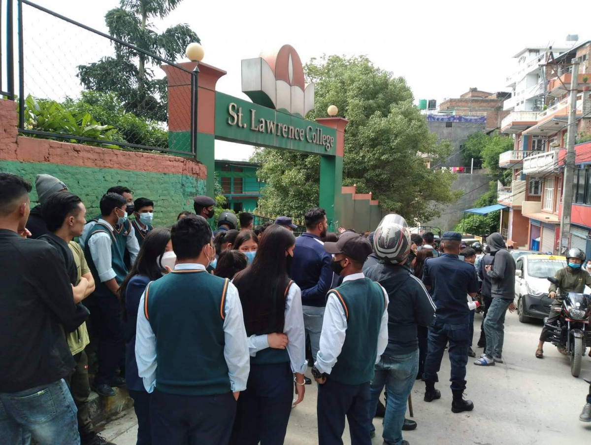 छात्रामाथि यौन दुर्व्यवहार आरोपी सेन्ट लरेन्सका दुई शिक्षक पुर्पक्षका लागि जेल चलान