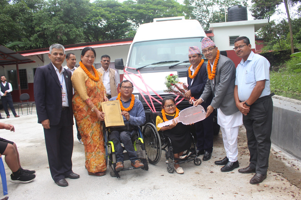 पोखरा महानगरपालिकाद्वारा अपाङ्गता भएका व्यक्तिहरुका लागि छुट्टै गाडी प्रदान