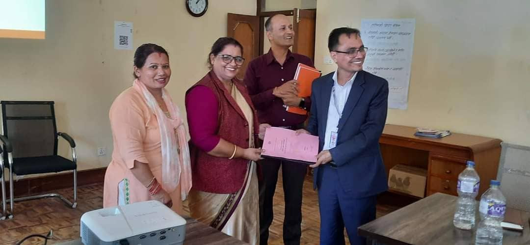इच्छाकामना गाउँपालिकाको राजश्व सुधार कार्ययोजना हस्तान्तरण