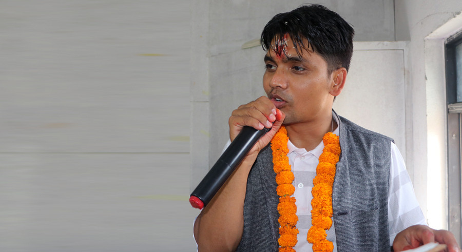 स्वास्थ्य र शिक्षा आँबुखैरेनीको पहिलो प्राथमिकता हो : अध्यक्ष शुक्र चुमान