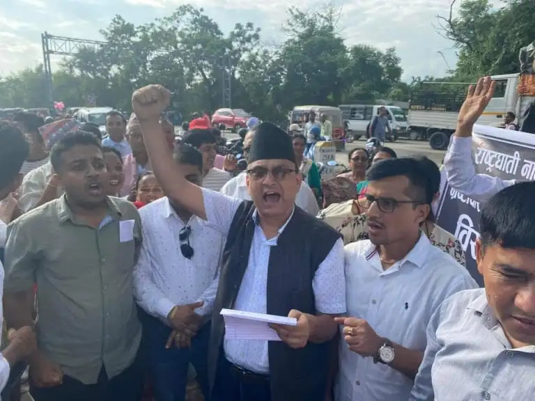विकासका बाँकी काम पूरा गर्न फेरि एक पटक चितवनका जनताको प्रतिनिधि बन्न चाहन्छु : नेता कृष्णभक्त पोखरेल