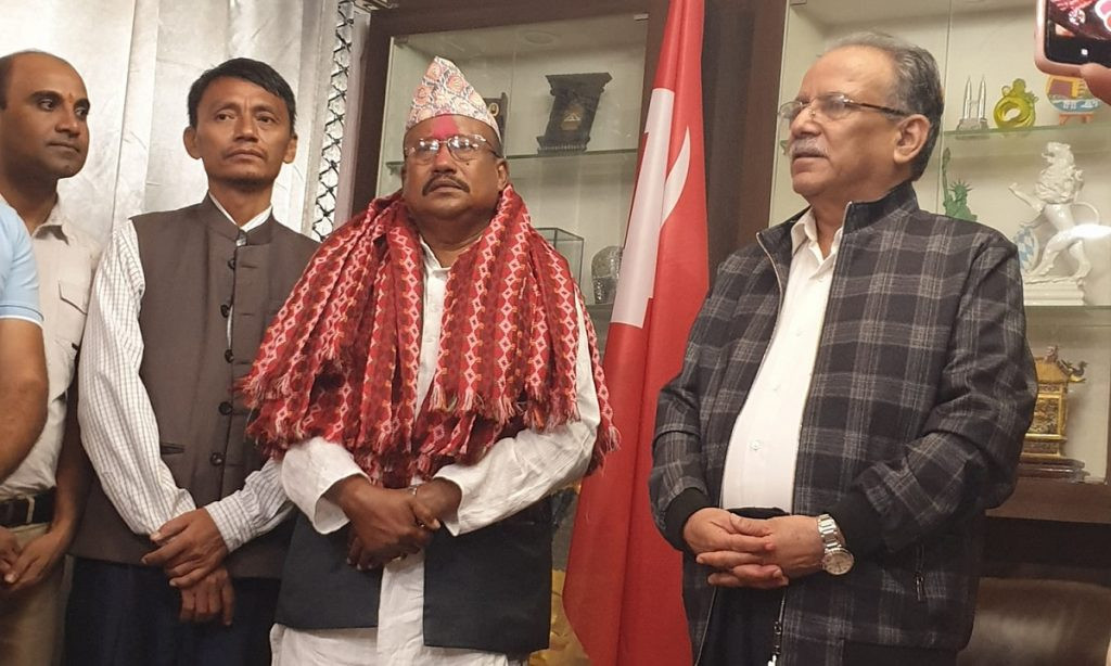 इटहरीका पूर्व मेयर द्वारिका चौधरीले गरे अर्कैको नामको जग्गा हडपेर माछापालन