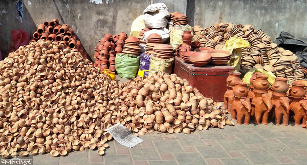 छठ पर्व नजिकिएसँगै माटाका भाँडाको माग बढ्यो