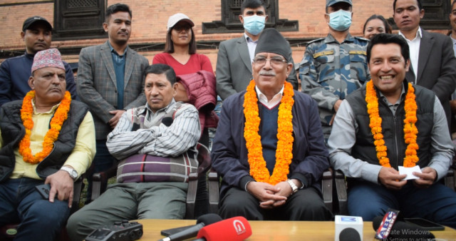 विश्वले देख्ने गरी गठबन्धनका उम्मेद्वारलाई जिताउनुपर्यो : प्रचण्ड