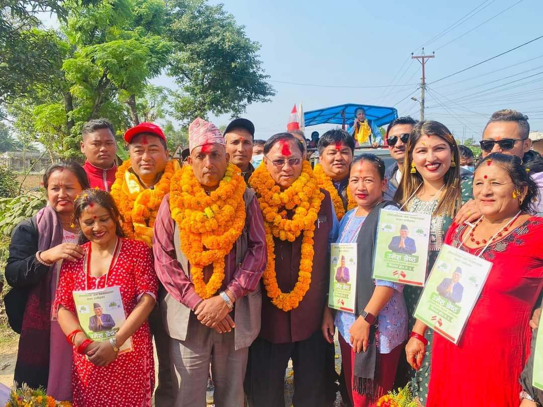 चितवन २ मा उमेश श्रेष्ठ मतदाता रिझाउन व्यस्त