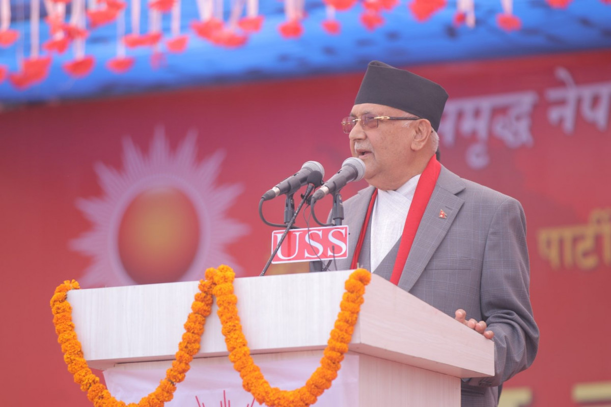 प्रचण्डलाई एमालेमा गम लगाएर टाँसेको थिएँ, पक्लक्क उप्किए : एमाले अध्यक्ष केपी ओली