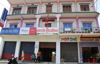 कर्मचारीको आन्दोलनका कारण सबै कामकाज ठप्प हुँदा सेवाग्राही मर्कामा