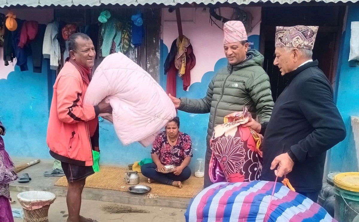 तनहुँको म्याग्दे गाउँपालिकाद्वारा अपाङता भएका चदाँरोलाई न्यानो कपडा वितरण 