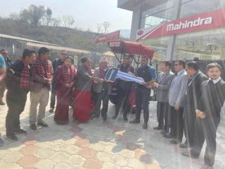मनकामना बजारको फोहोर व्यवस्थापनका लागि मनकामना दर्शन प्रालिद्वारा ट्याक्टर सहयोग