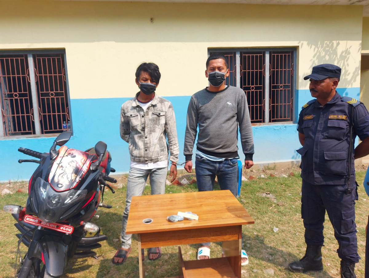 खैरो हिरोइनसहित दुई युवक पक्राउ 