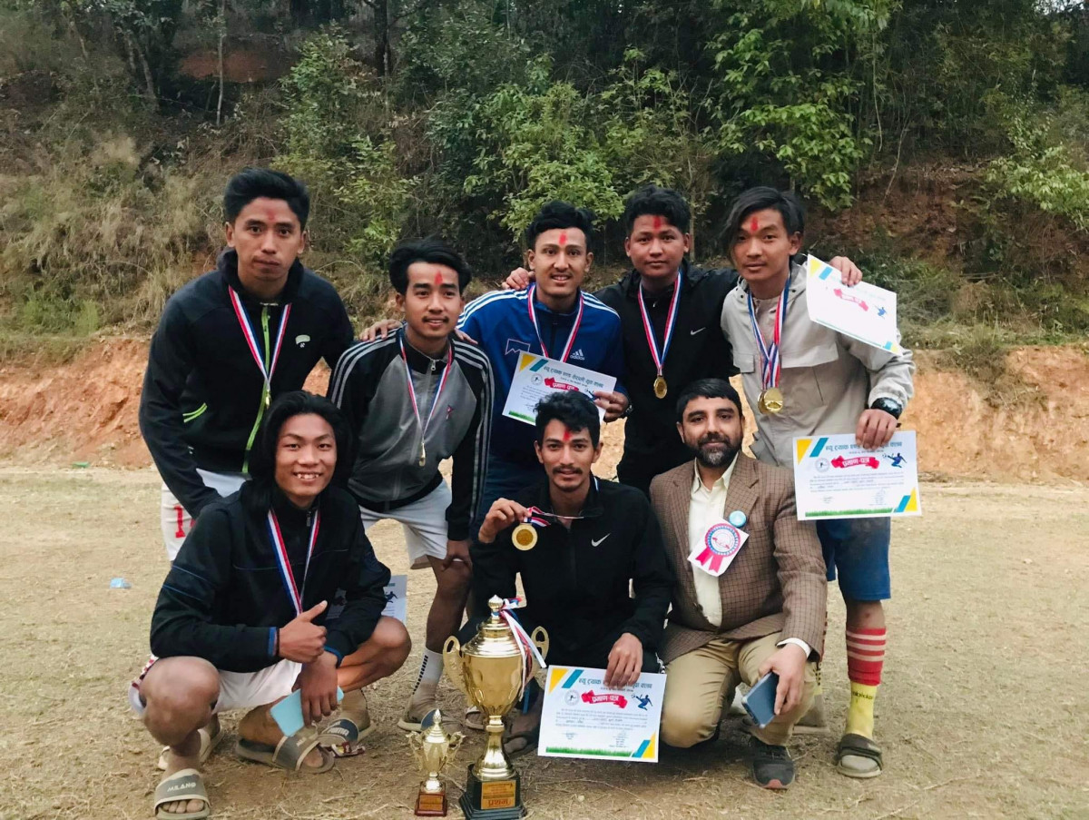 गोरखाको शेरामा सम्पन्न फुटबल प्रतियोगितामा आँबुखैरेनीको अलस्टार क्लब च्याम्पियन